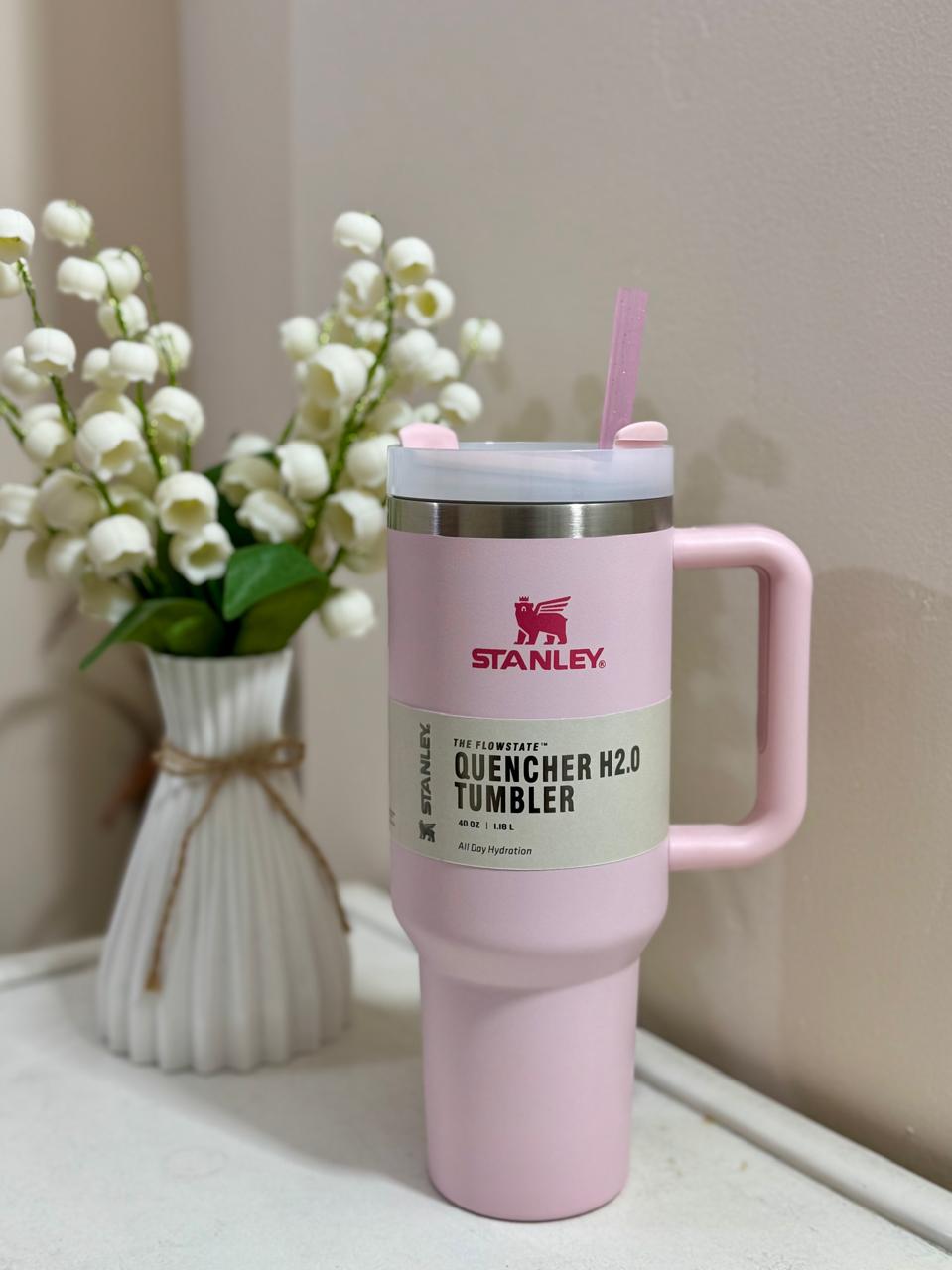 The Stanley Quencher H2.0 FlowState Tumbler